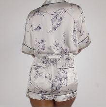 Load image into Gallery viewer, FLORAL PRINT SATIN SHORT SET
