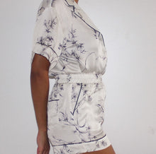 Load image into Gallery viewer, FLORAL PRINT SATIN SHORT SET
